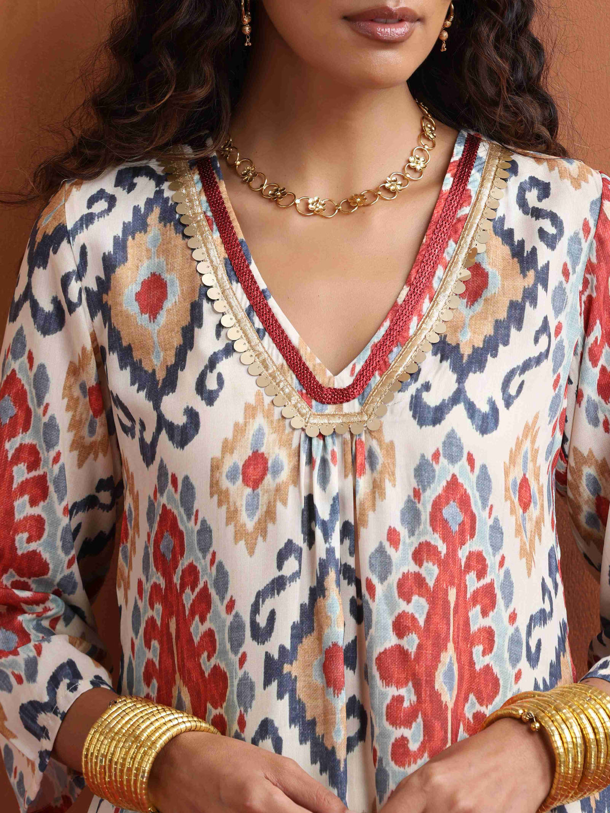 trueBrowns Off White Ikat Print Kurta Set | Grocsy