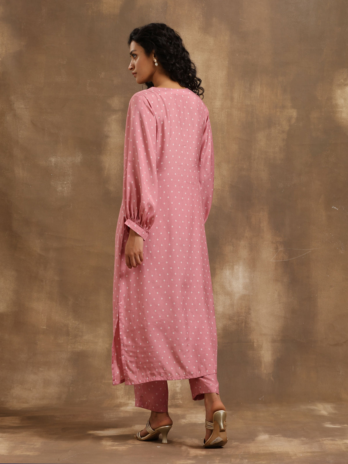 trueBrowns Light Mauve Bandhani Printed Silk Kurta Pant Set | Grocsy