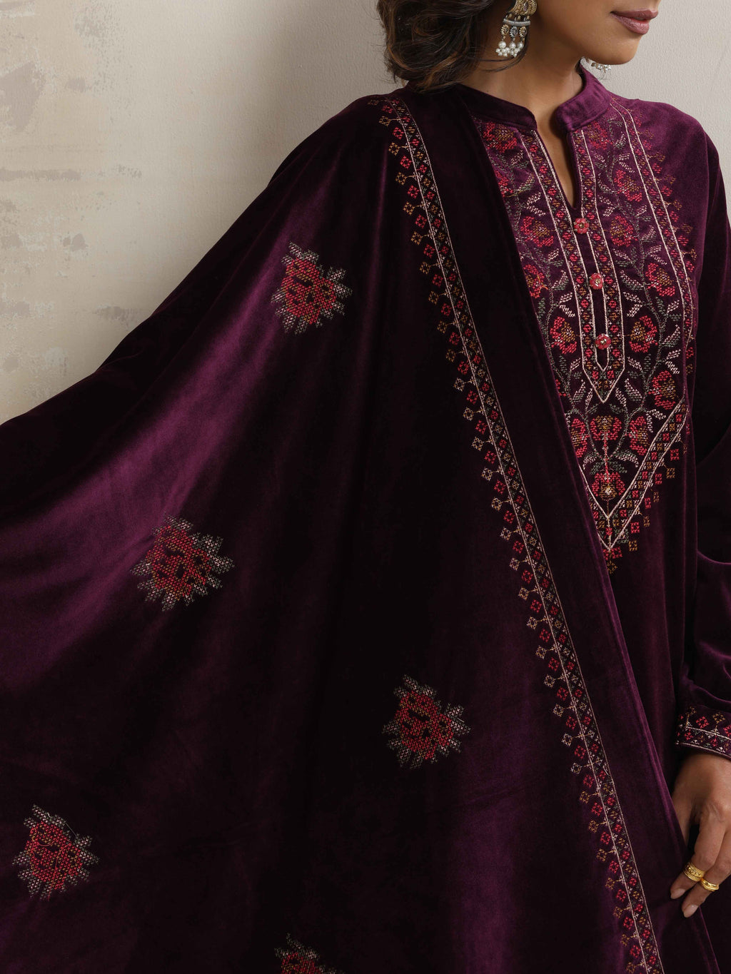 trueBrowns Purple Velvet Floral Embroidered Kurta Pant Dupatta Set | Grocsy