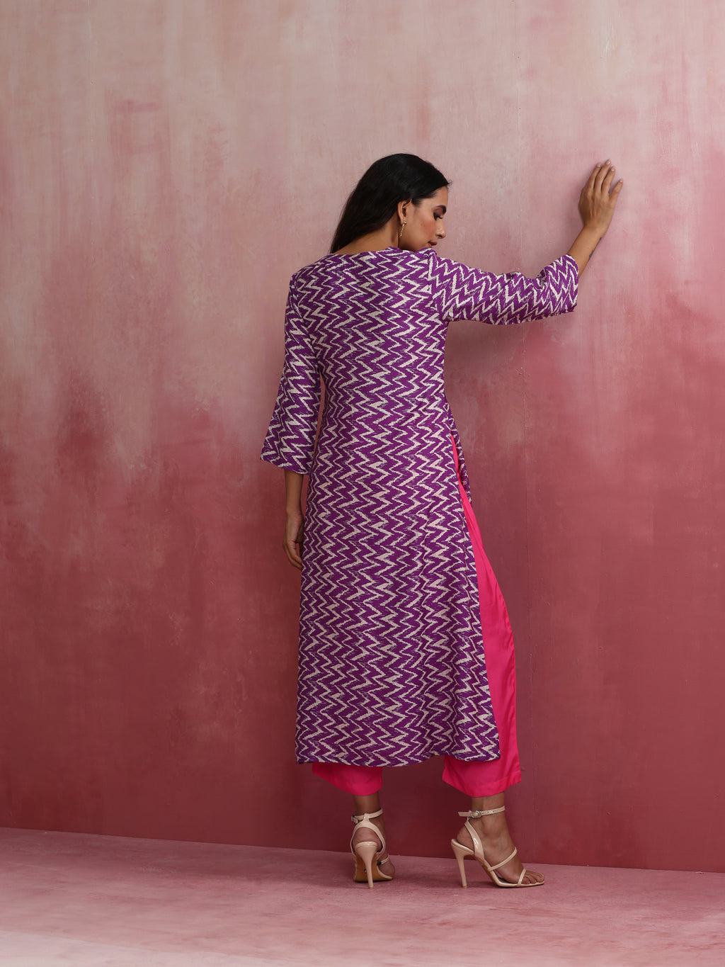 trueBrowns Purple Muslin Silk Printed Kurta Set | Grocsy