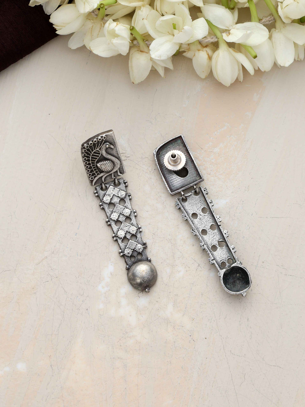 trueBrowns Silver Tone Flamingo Dangle Earrings | Grocsy