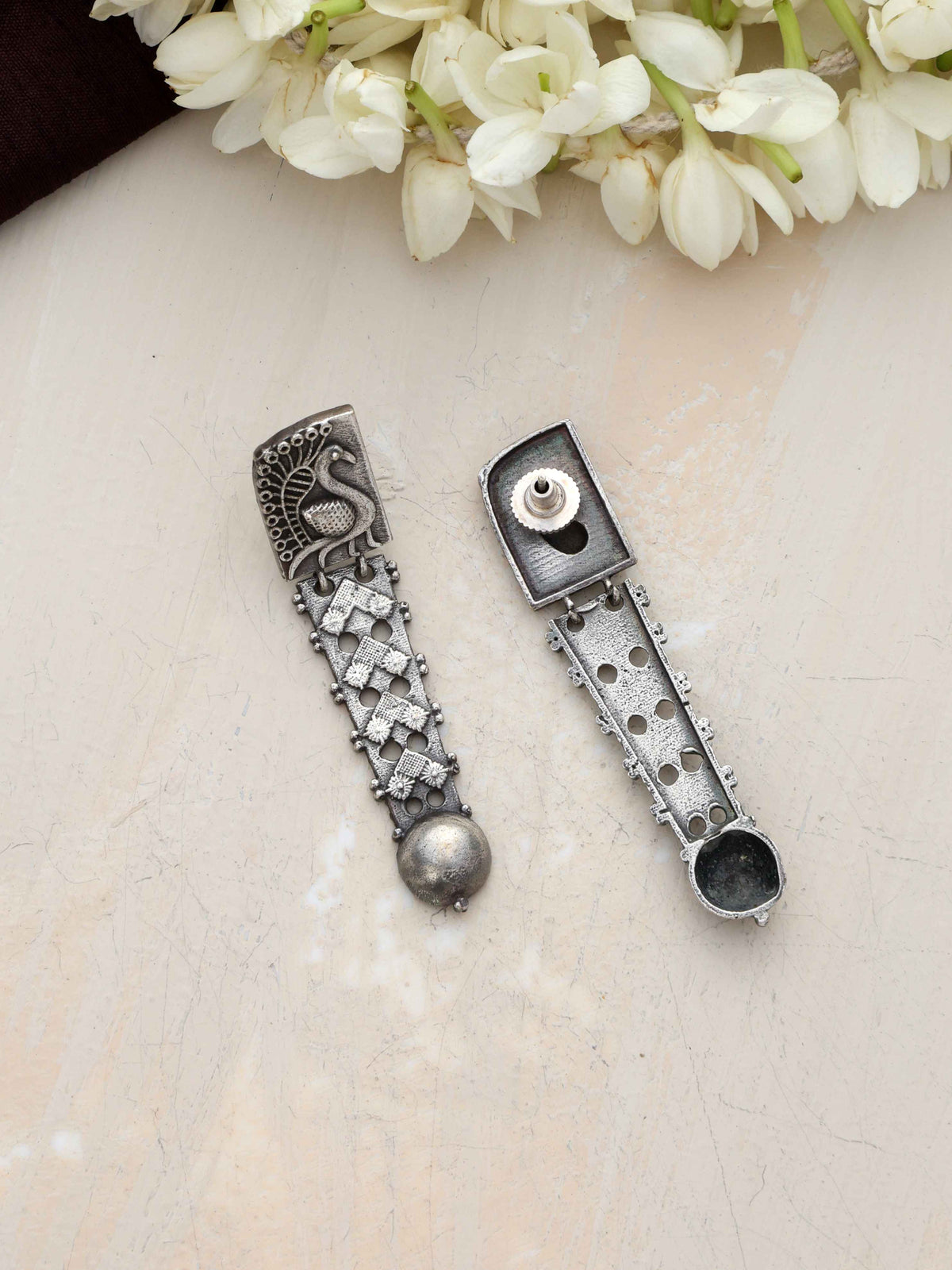 trueBrowns Silver Tone Flamingo Dangle Earrings | Grocsy
