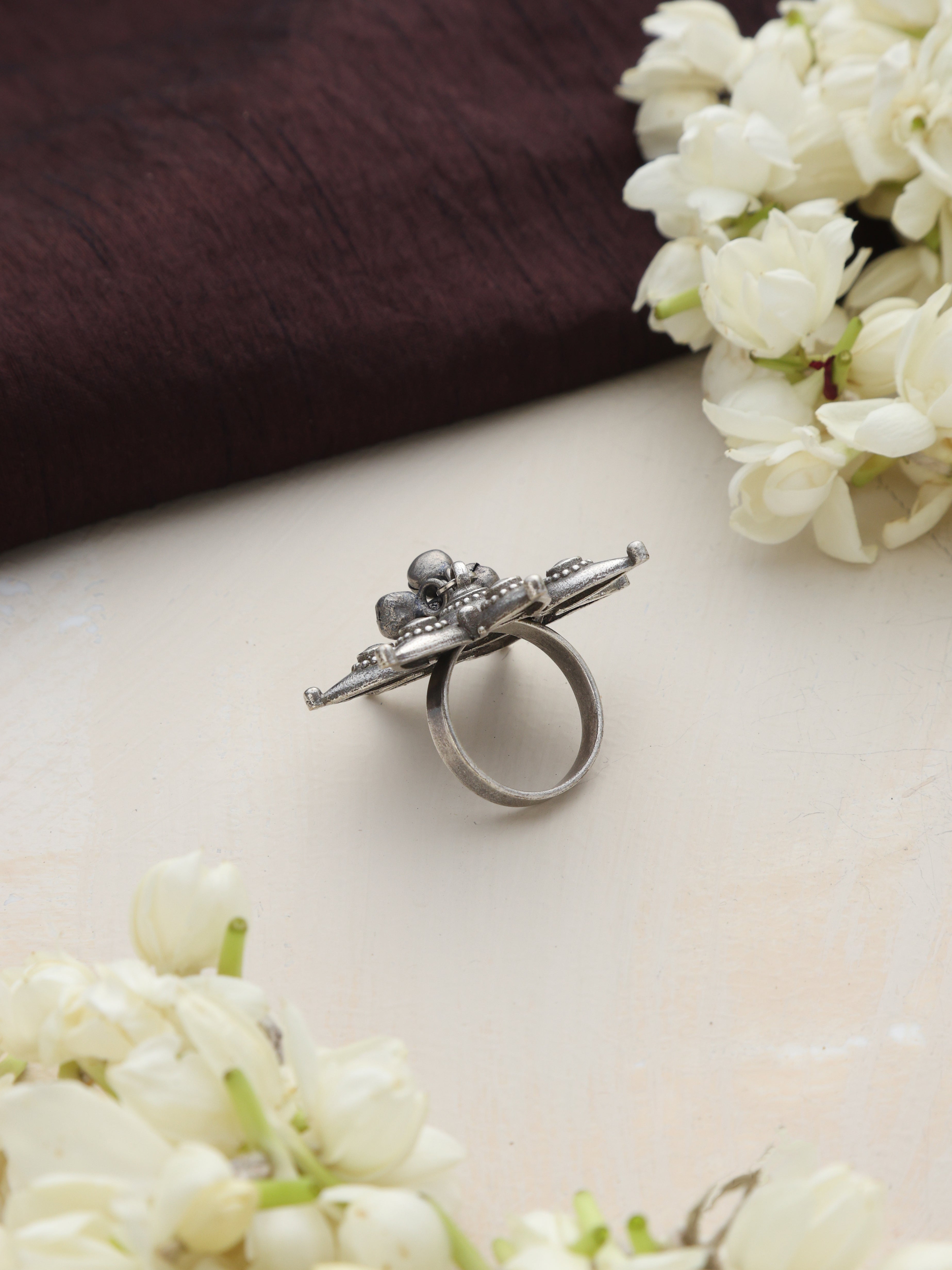 trueBrowns Silver Tone Floral Ring | Grocsy
