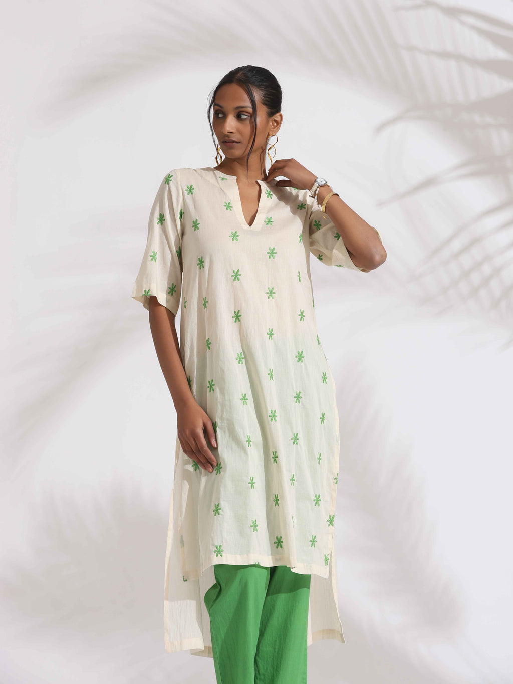 trueBrowns Off-White Cotton Floral Embroidered Straight Kurta Set | Grocsy