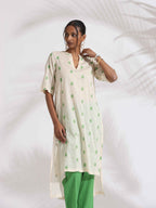 trueBrowns Off-White Cotton Floral Embroidered Straight Kurta Set | Grocsy