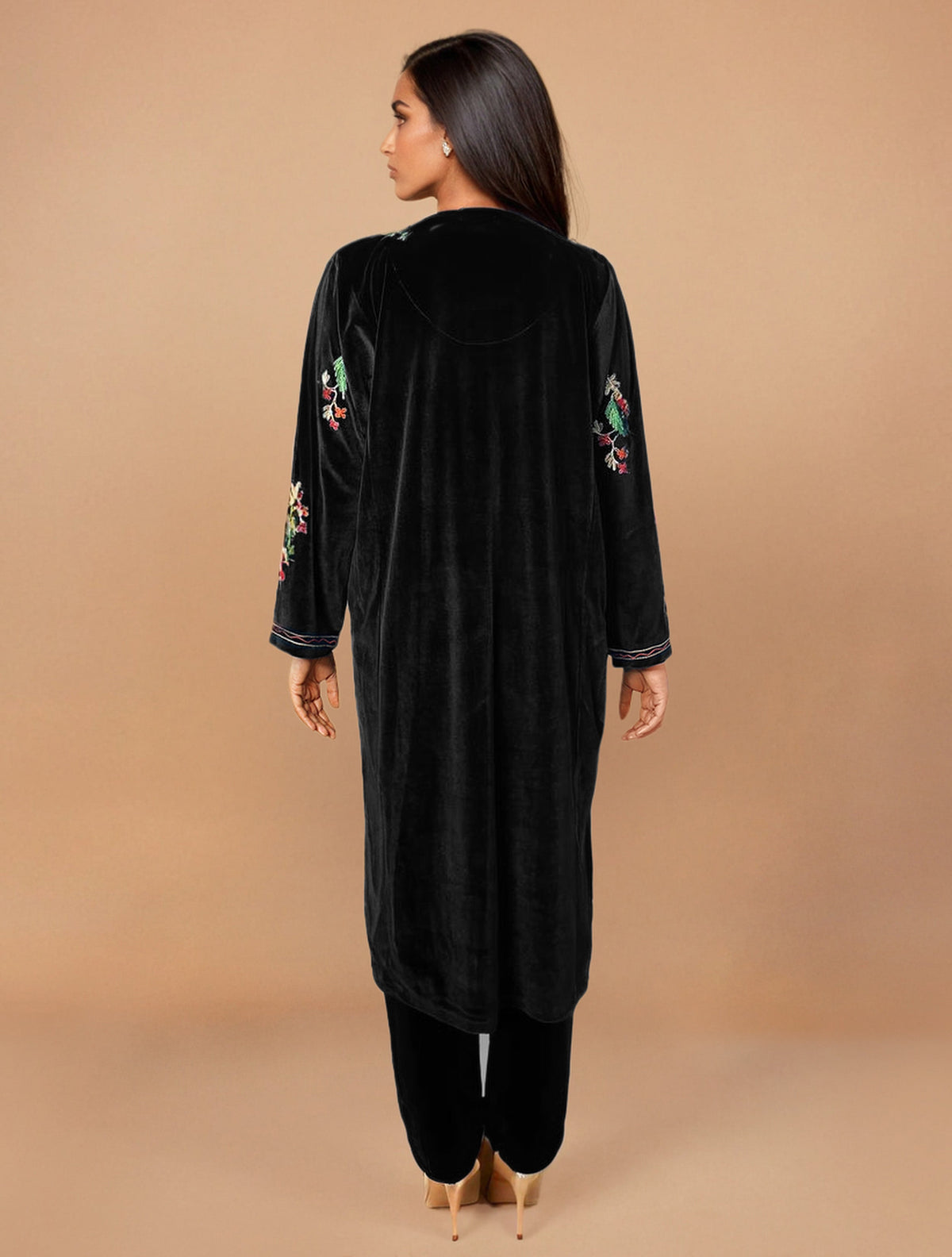trueBrowns Black Velvet Embroidered Kurta Set | Grocsy
