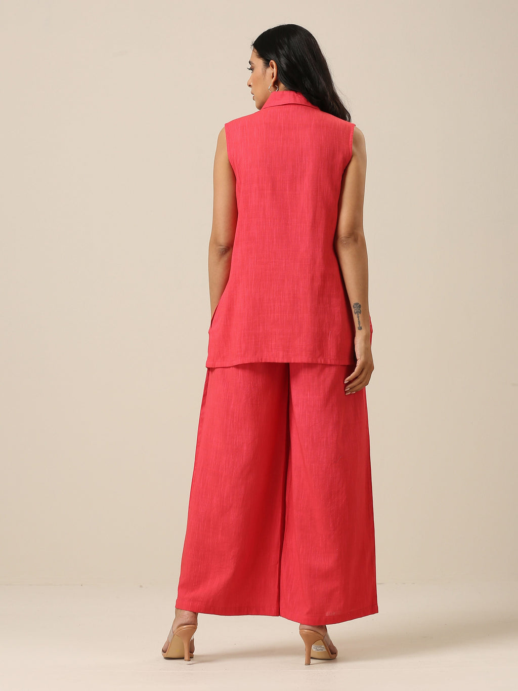 trueBrowns Bright Pink Slub Texture Sleevesless Jacket Pant Set | Grocsy
