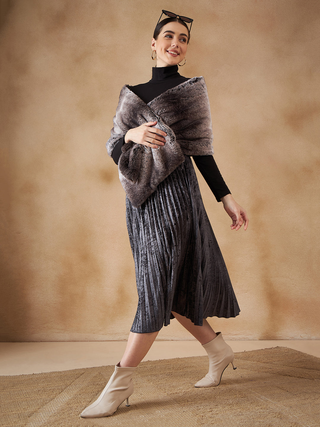 InWeave Women's Dark Grey Duble Shade Long Faux Fur Cape | Grocsy