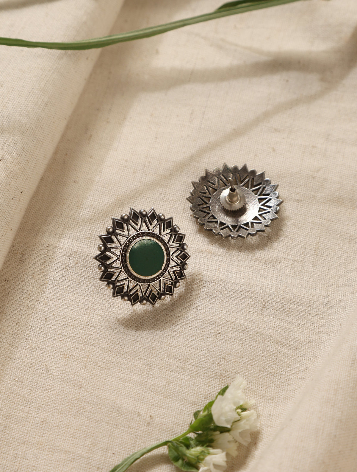 trueBrowns Silver Green Stud Earrings | Grocsy