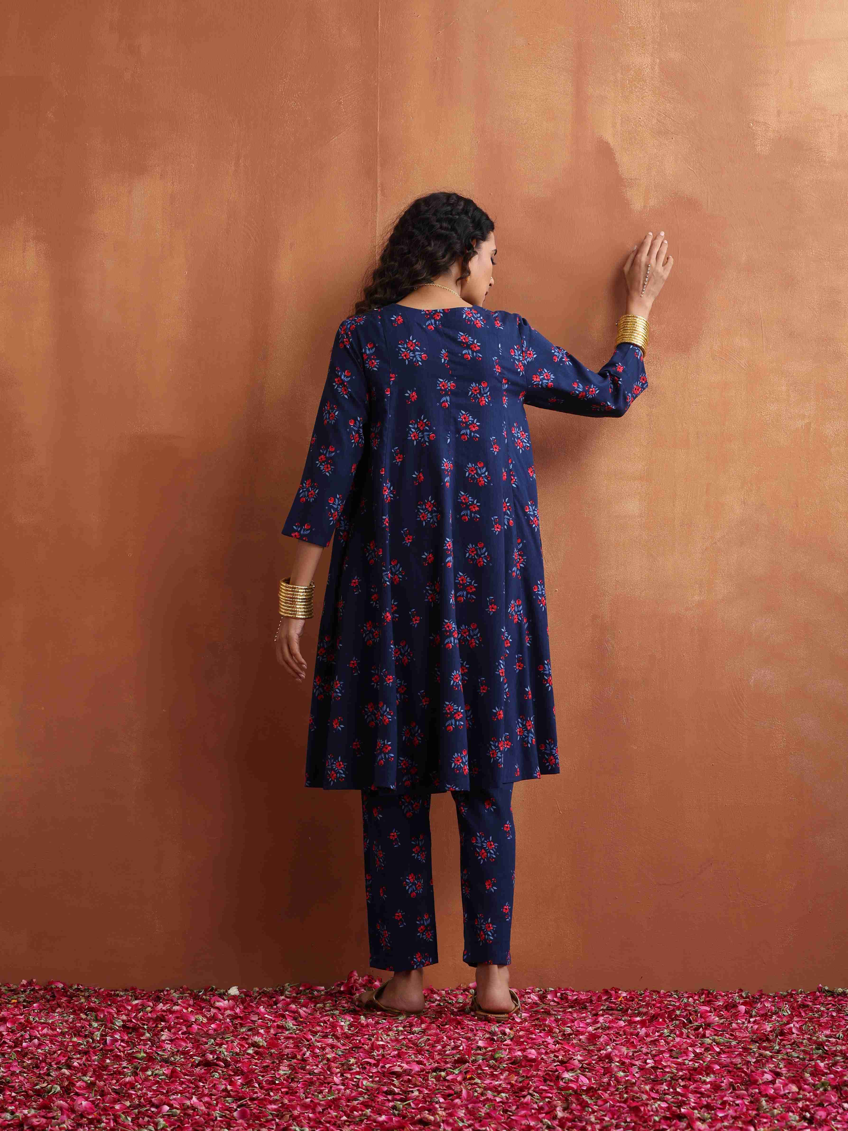 trueBrowns Blue Floral Print Flared Anarkali Kurta Co-ord Set | Grocsy