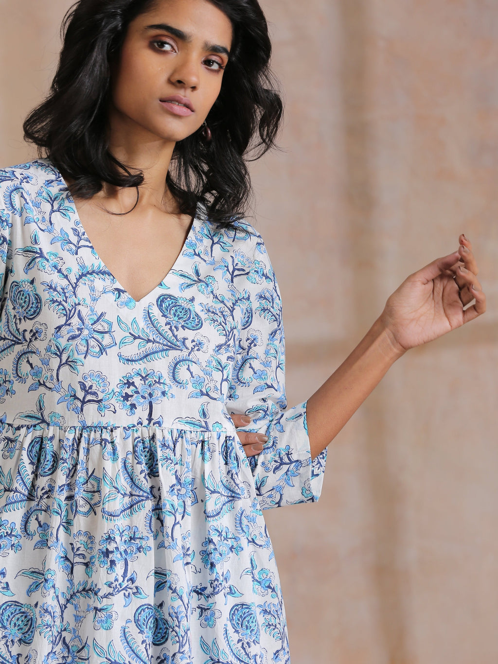 trueBrowns White With Overall Blue Print Cotton Slit Gathered Kurta Set | Grocsy