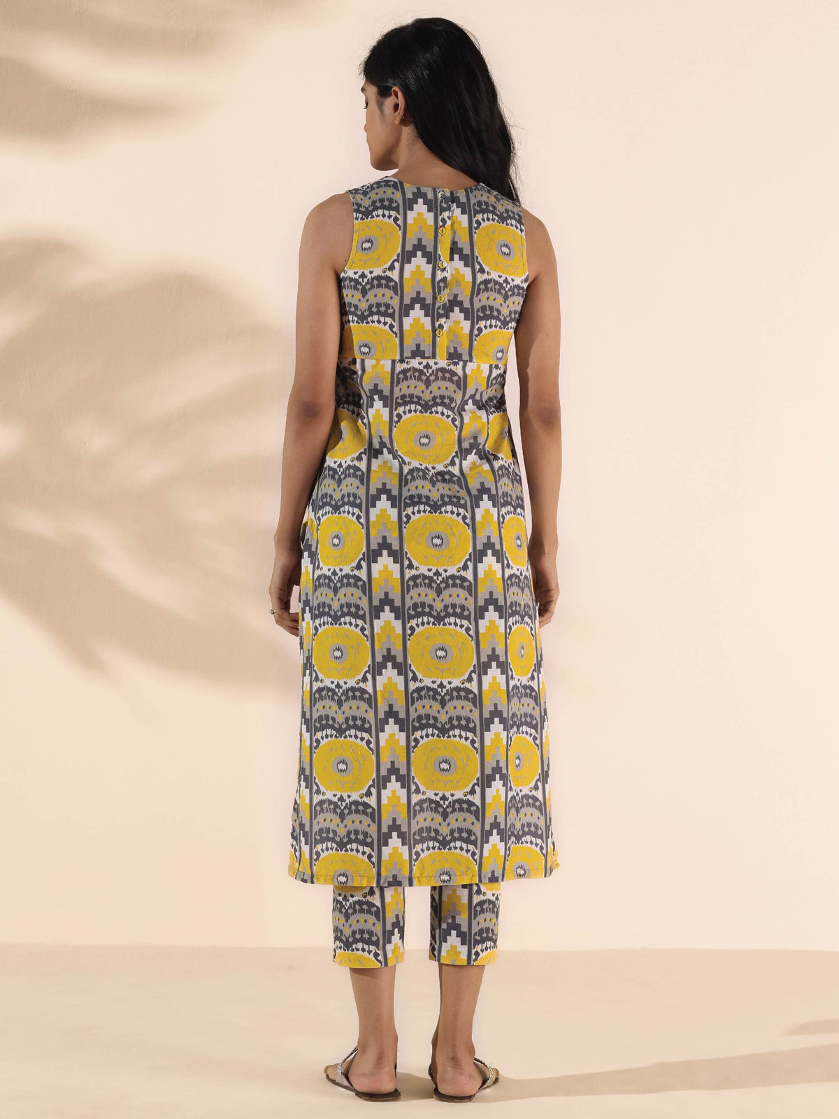 trueBrowns Yellow Cotton Ikat Sleeveless Kurta Pant Set | Grocsy