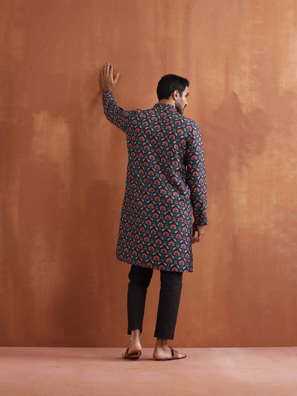 trueBrowns Men's Black Floral Printed Kurta | Grocsy
