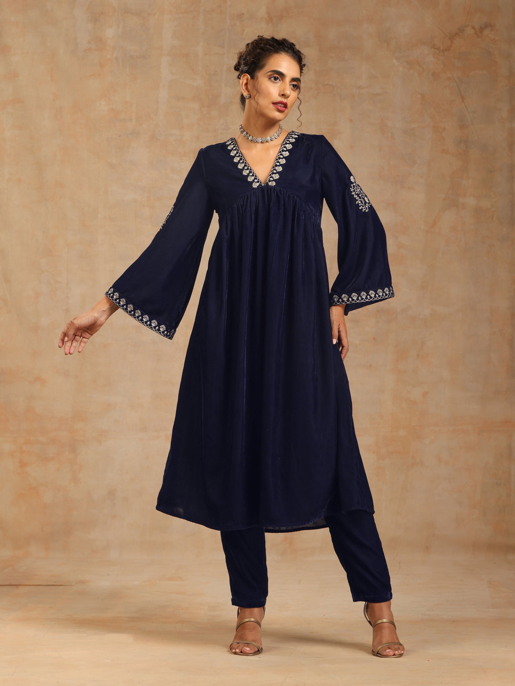 trueBrowns Midnight Blue Velvet Pant | Grocsy