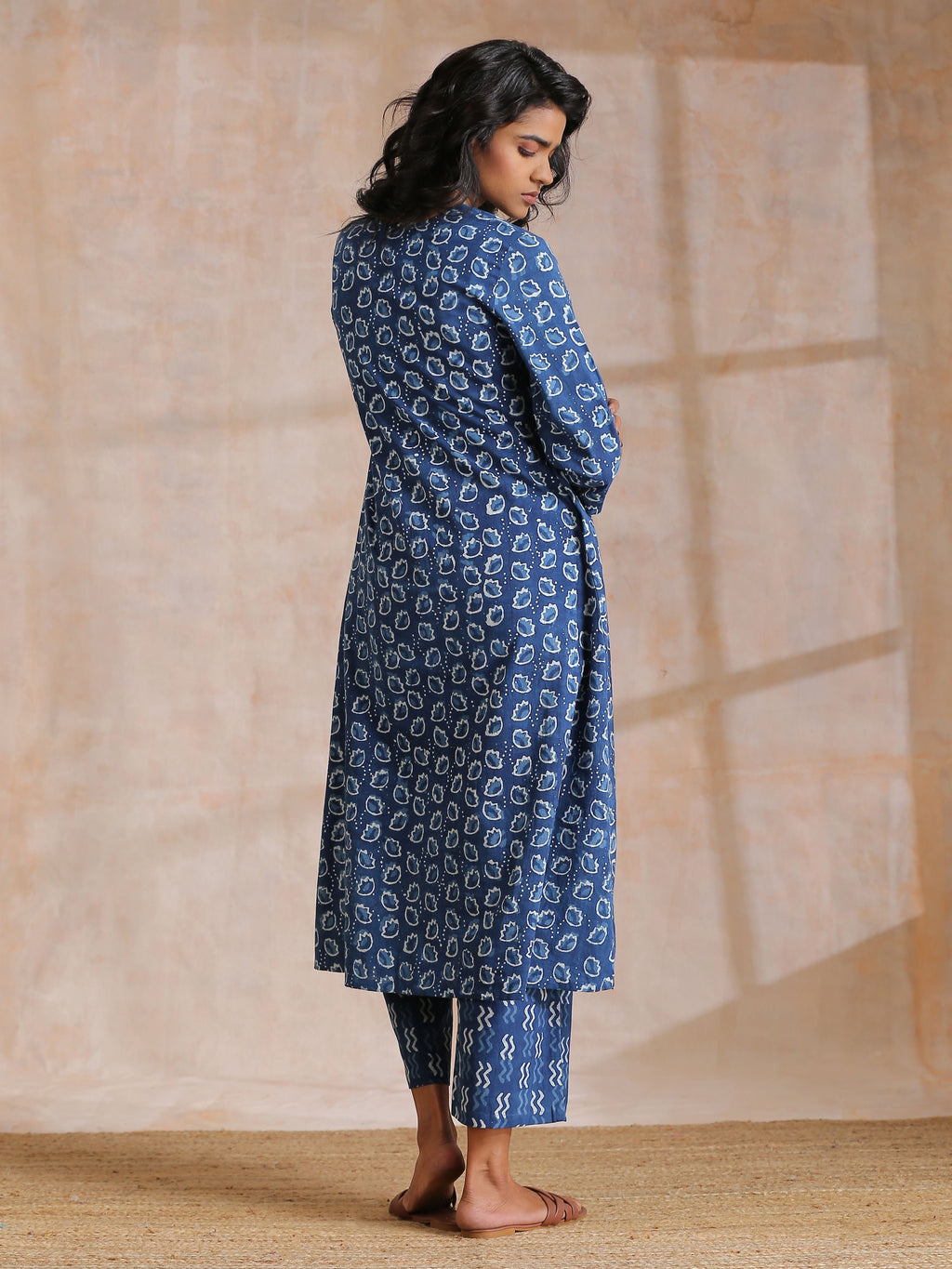 trueBrowns Indigo Dabu Floral Print Cotton Kurta Pant Set | Grocsy