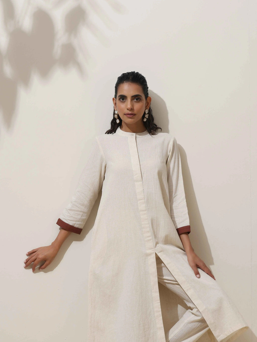 trueBrowns Off-White Cotton Linen Kurta Pant Set | Grocsy
