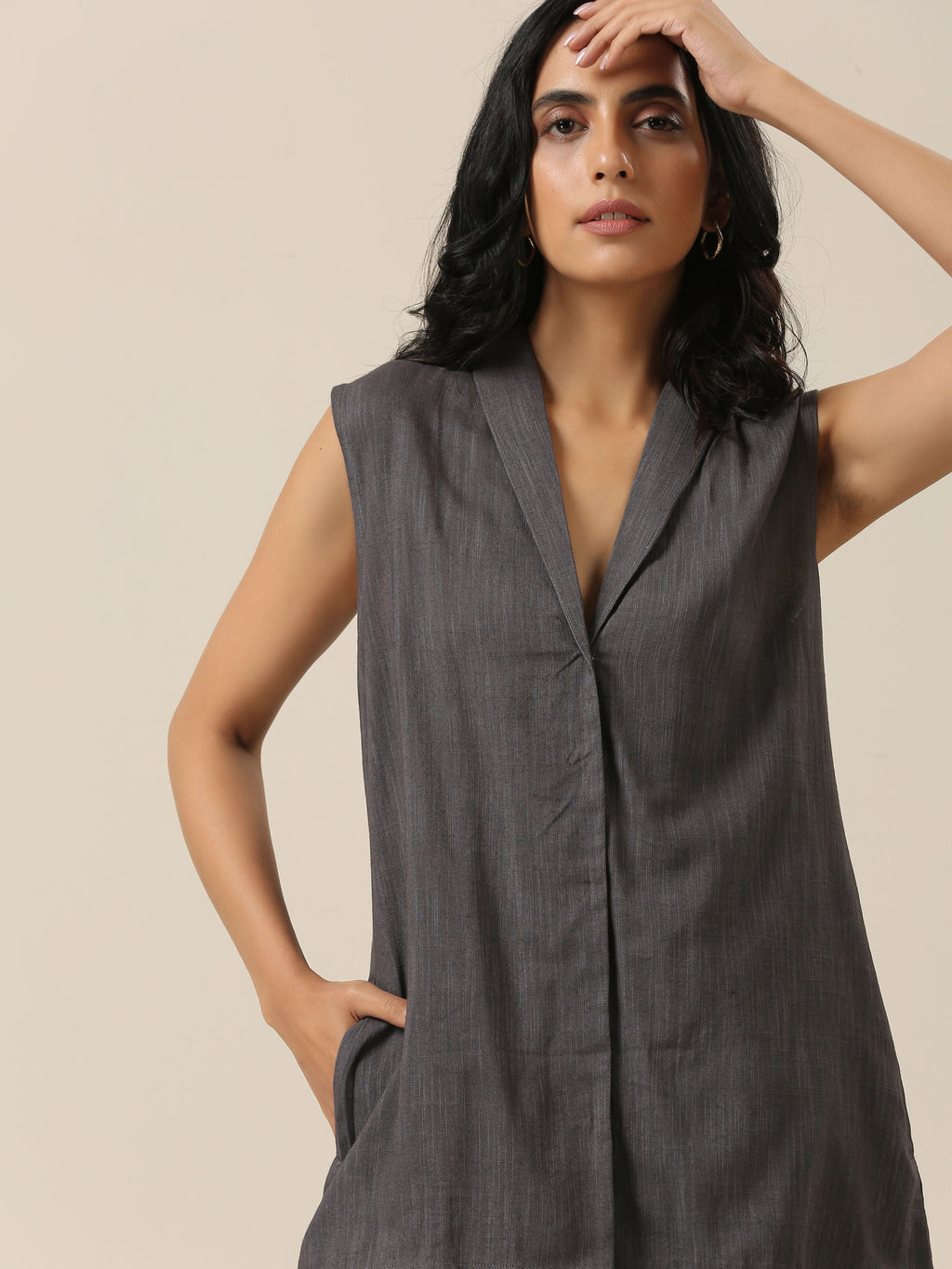 trueBrowns Slate Grey Slub Texture Sleevesless Jacket Pant Set | Grocsy