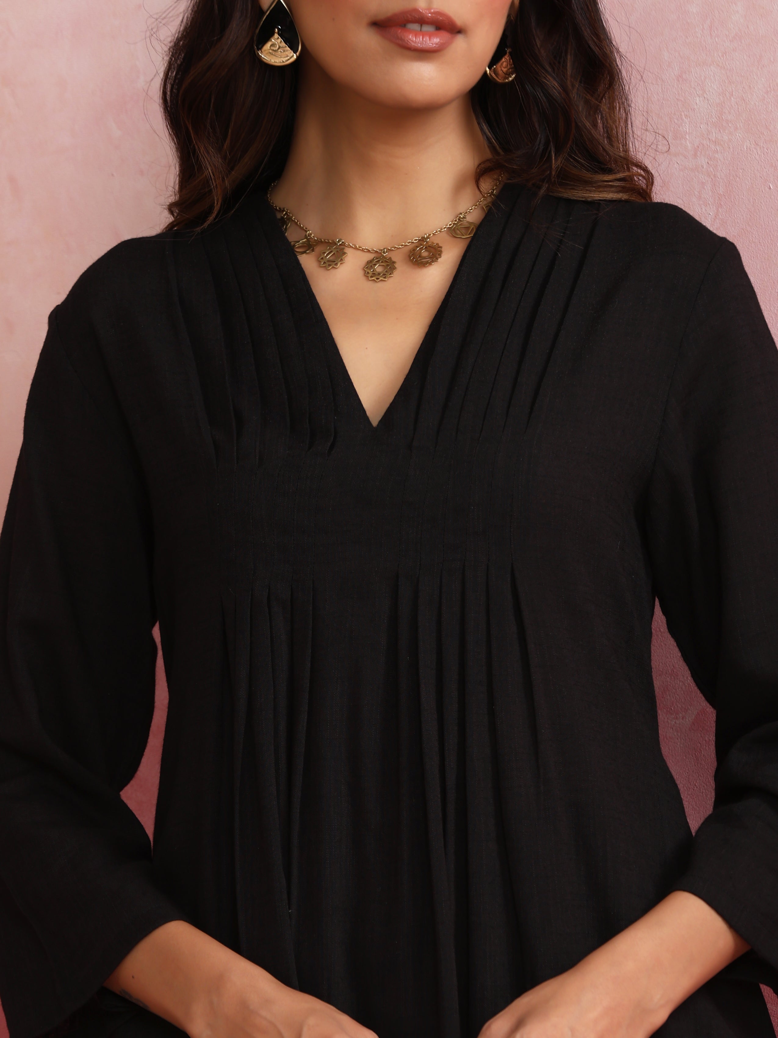 trueBrowns Black Viscose Slub Pleated Kurta Co-ord Set | Grocsy