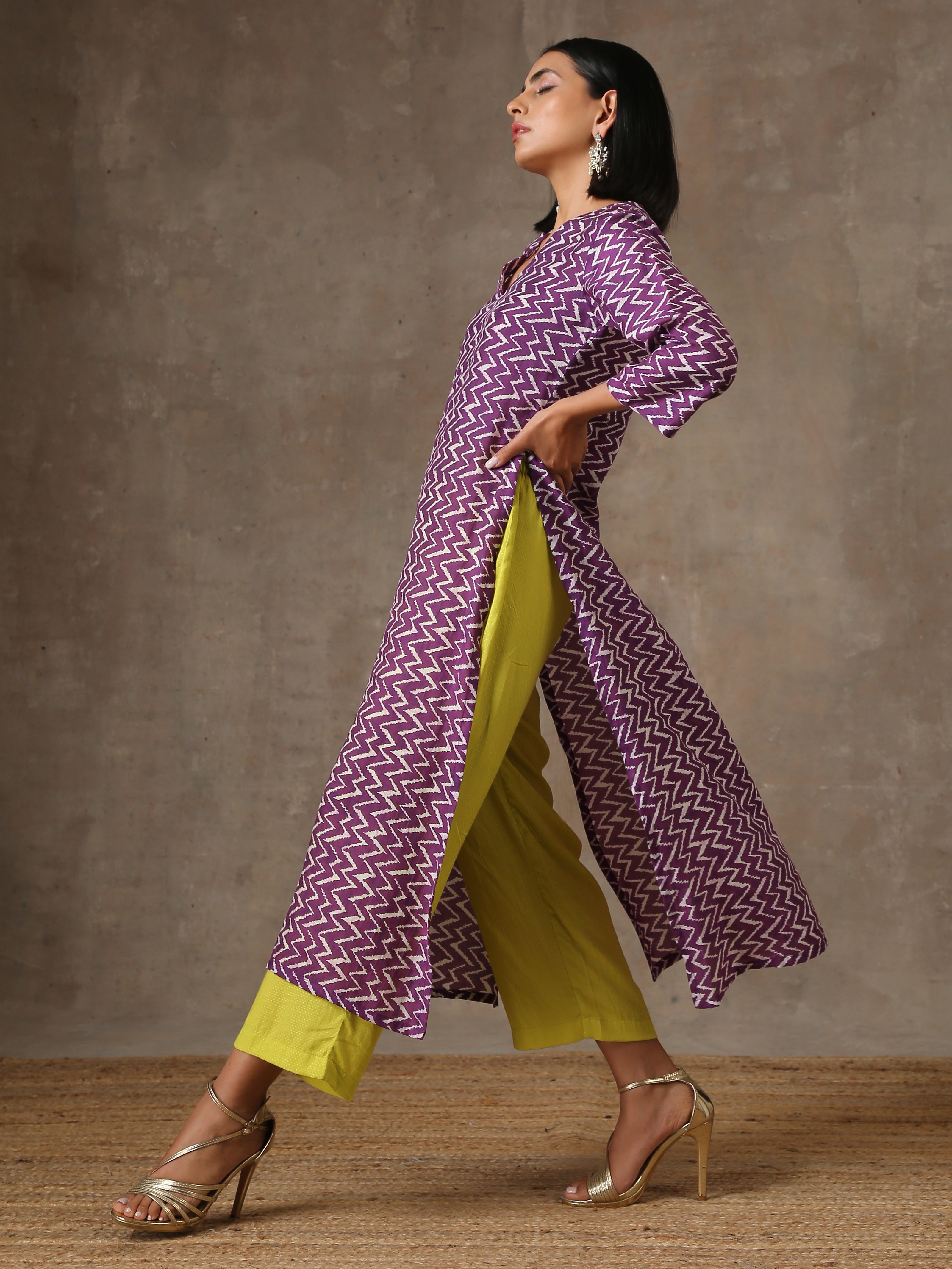trueBrowns Purple White Lehariya Printed Silk kurta Pant Set | Grocsy