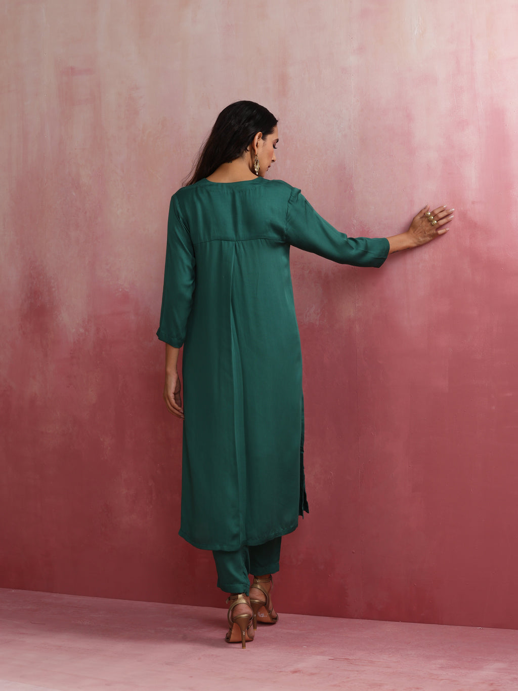trueBrowns Green Modal Pleated Kurta Set | Grocsy