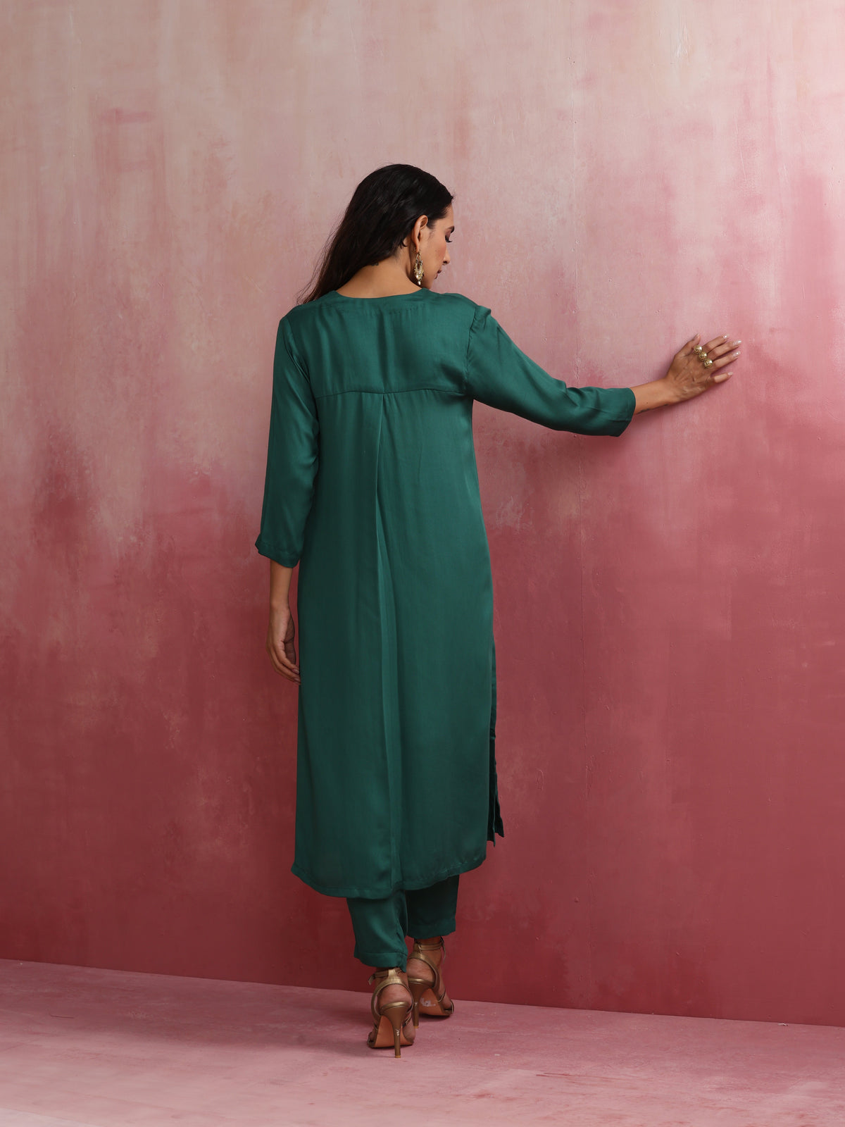 trueBrowns Green Modal Pleated Kurta Set | Grocsy