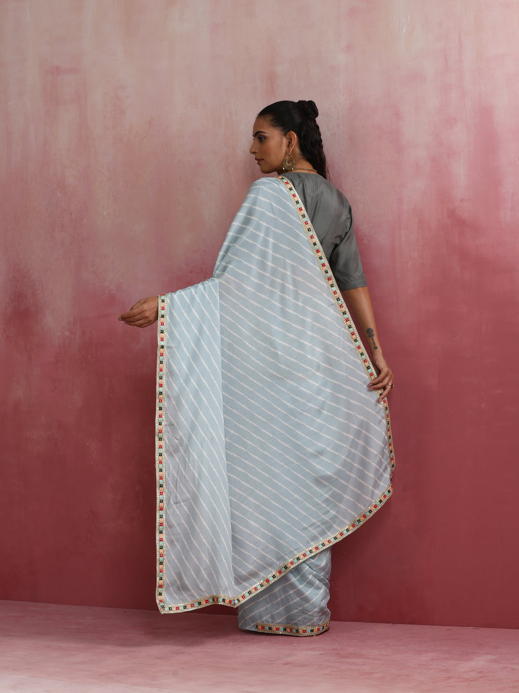 trueBrowns Grey Muslin Silk Saree | Grocsy