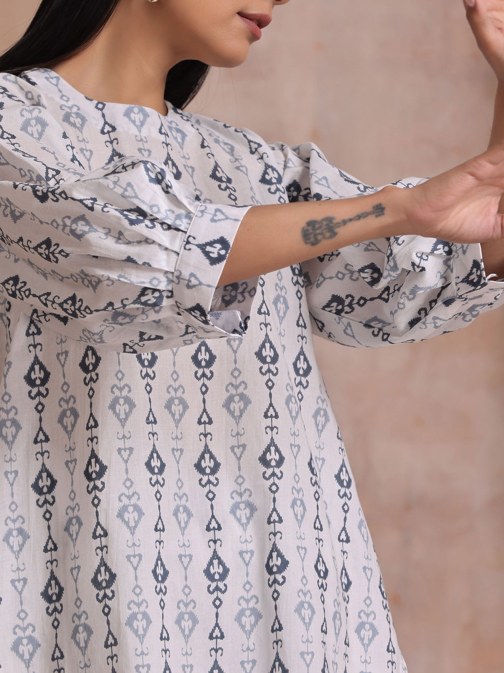 trueBrowns Grey On White Ikat Print Cotton Baggy Sleeve Co-Ord Set | Grocsy