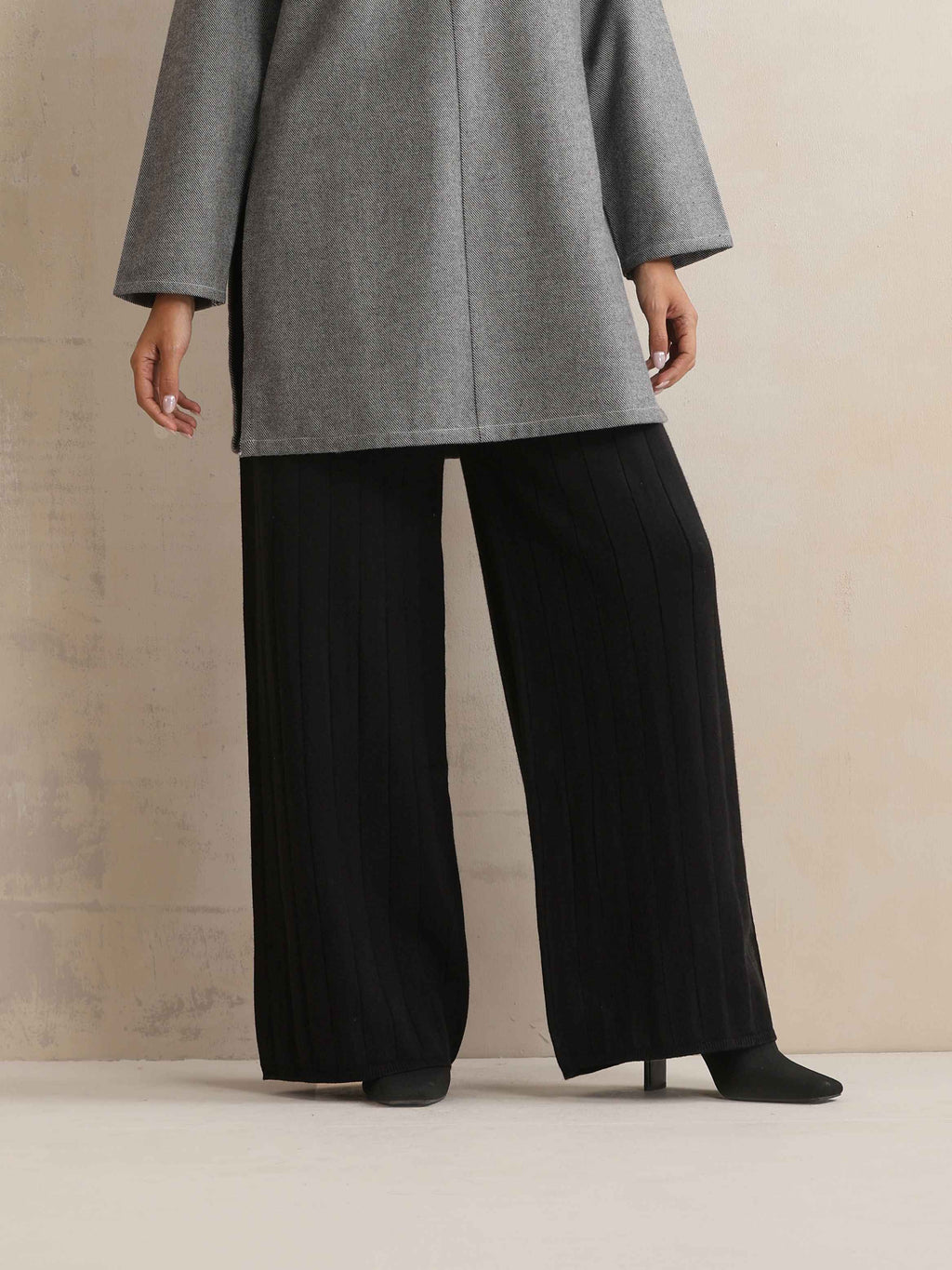 trueBrowns Grey Winter High Slit Top | Grocsy