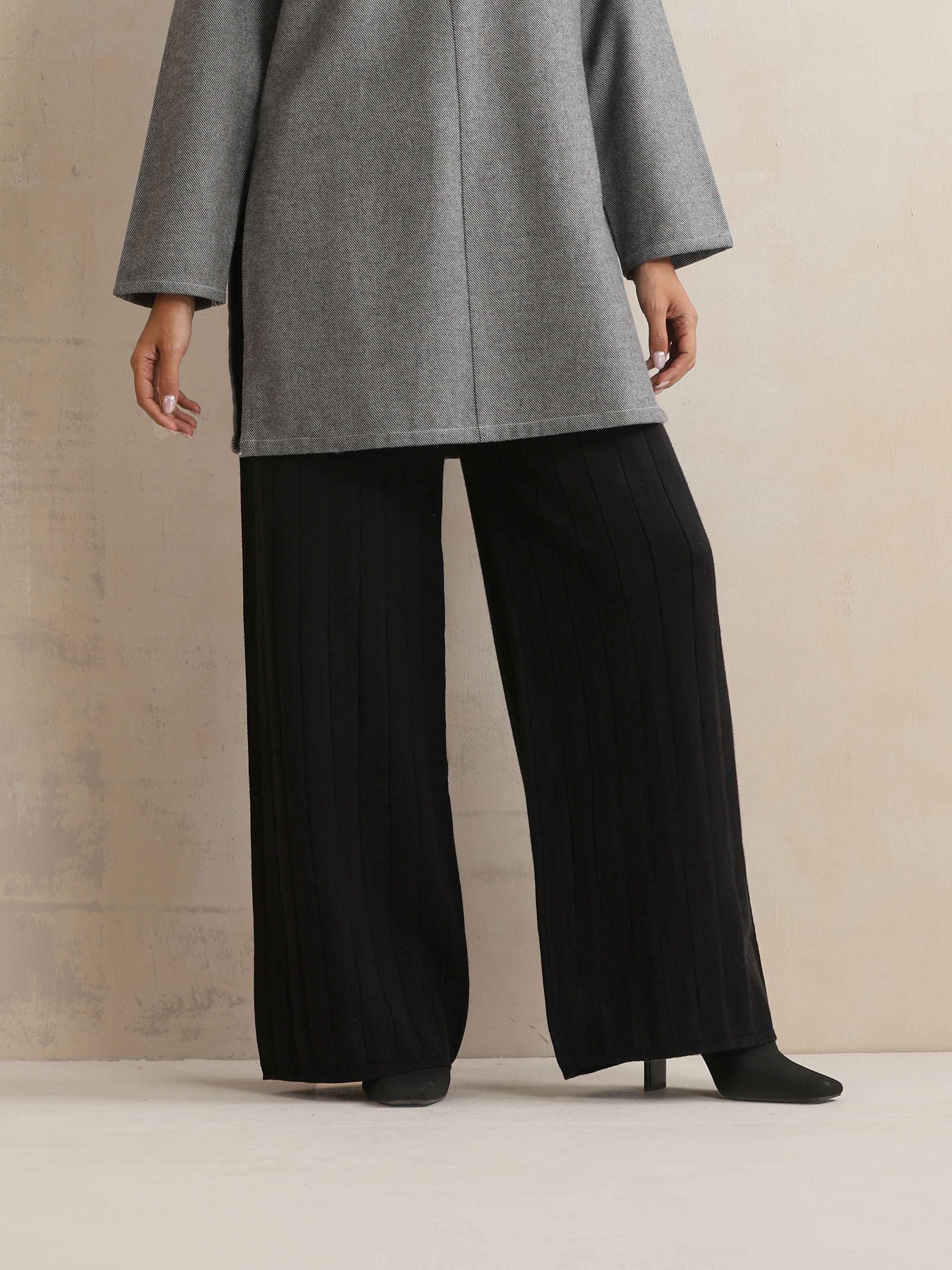 trueBrowns Grey Winter High Slit Top | Grocsy