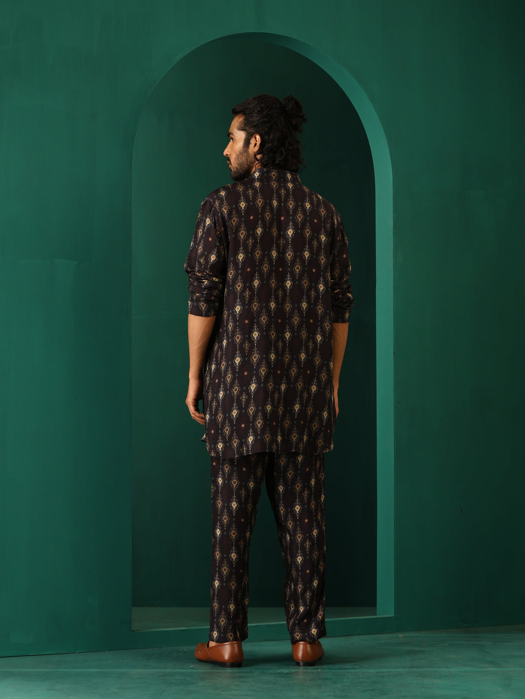 trueBrowns Men's Black Tonal Ikat Muslin Silk Printed Co-ord Set | Grocsy