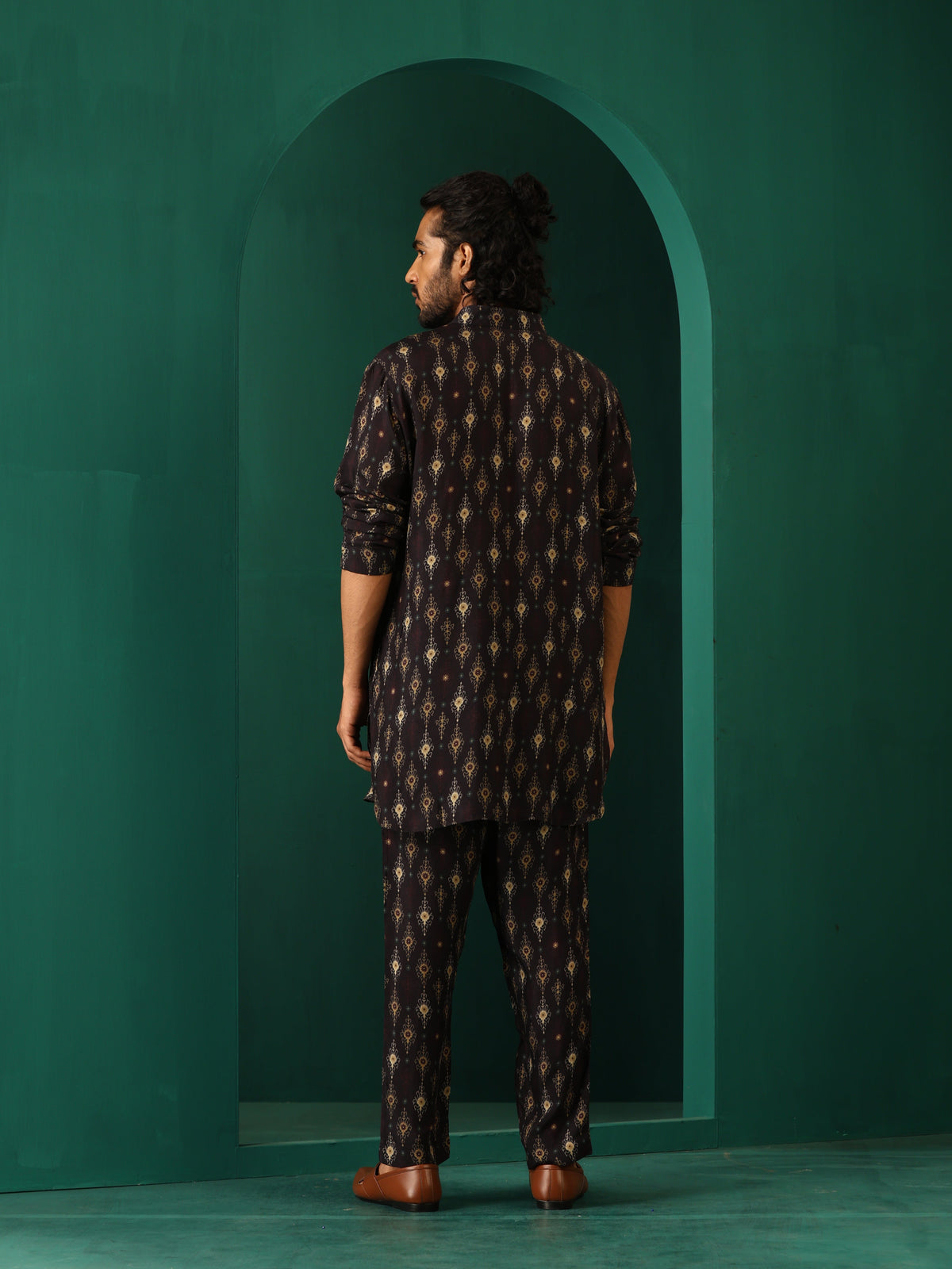 trueBrowns Men's Black Tonal Ikat Muslin Silk Printed Co-ord Set | Grocsy
