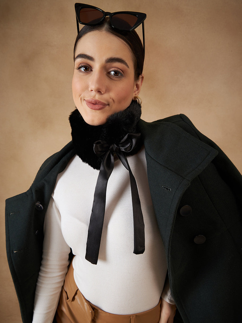 InWeave Black Fur Neckpiece | Grocsy