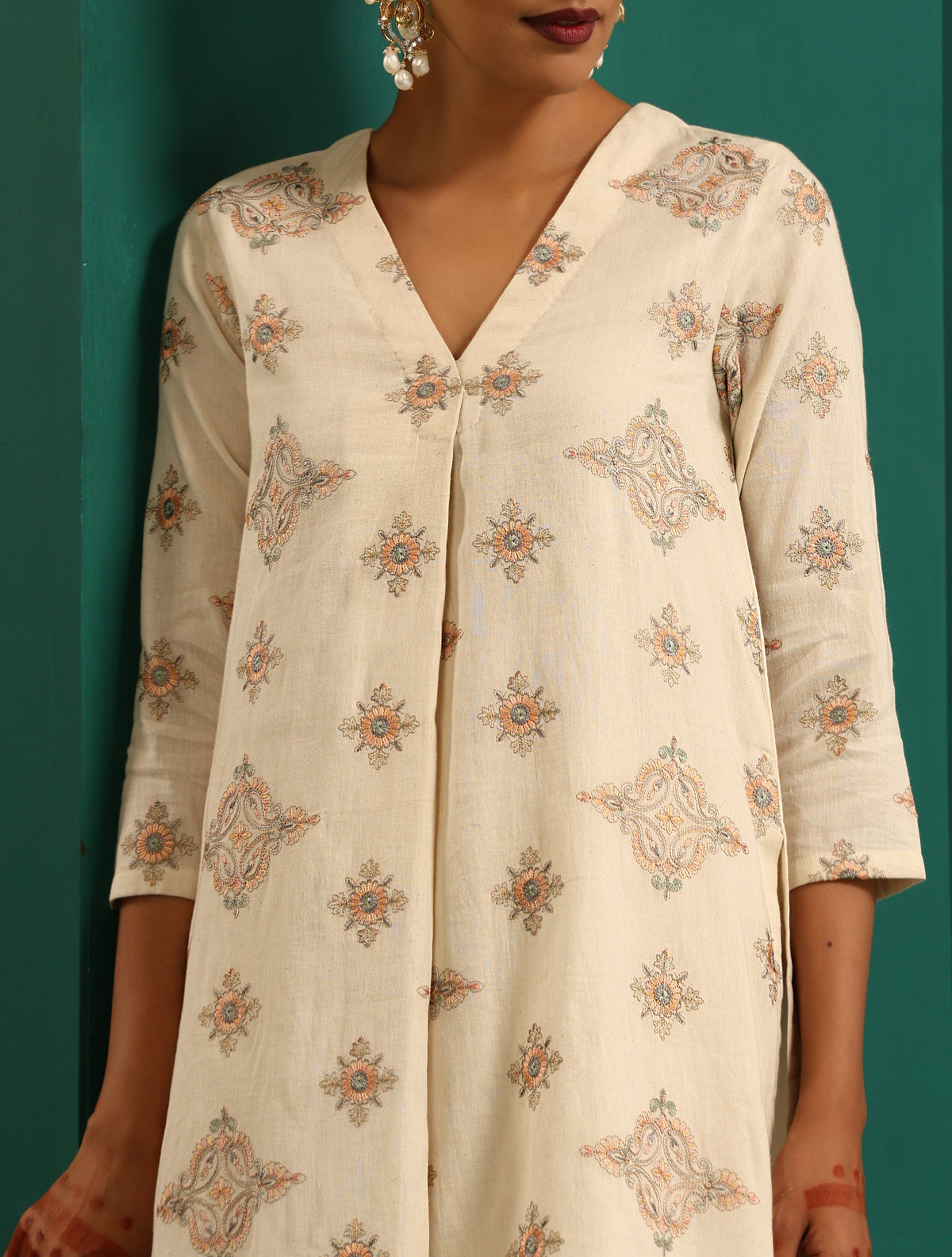 trueBrowns Ivory Peach Cotton Front Pleat Kurta Pant Set | Grocsy