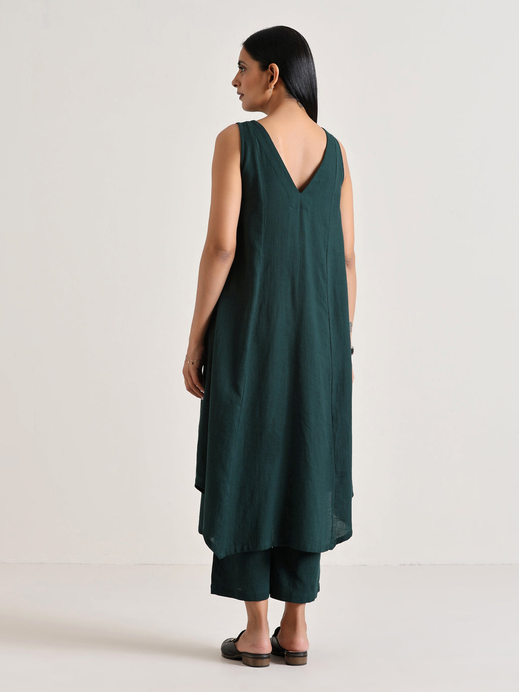 trueBrowns Dark Green Sleeveless Flared Kurta Pant Set | Grocsy