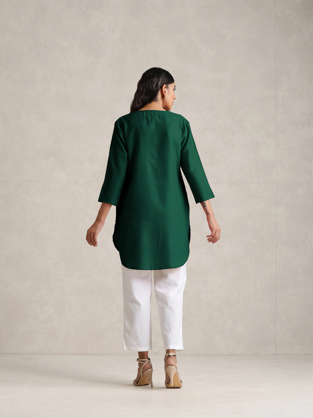 trueBrowns Dark Green Cotton Blend Short Kurta | Grocsy