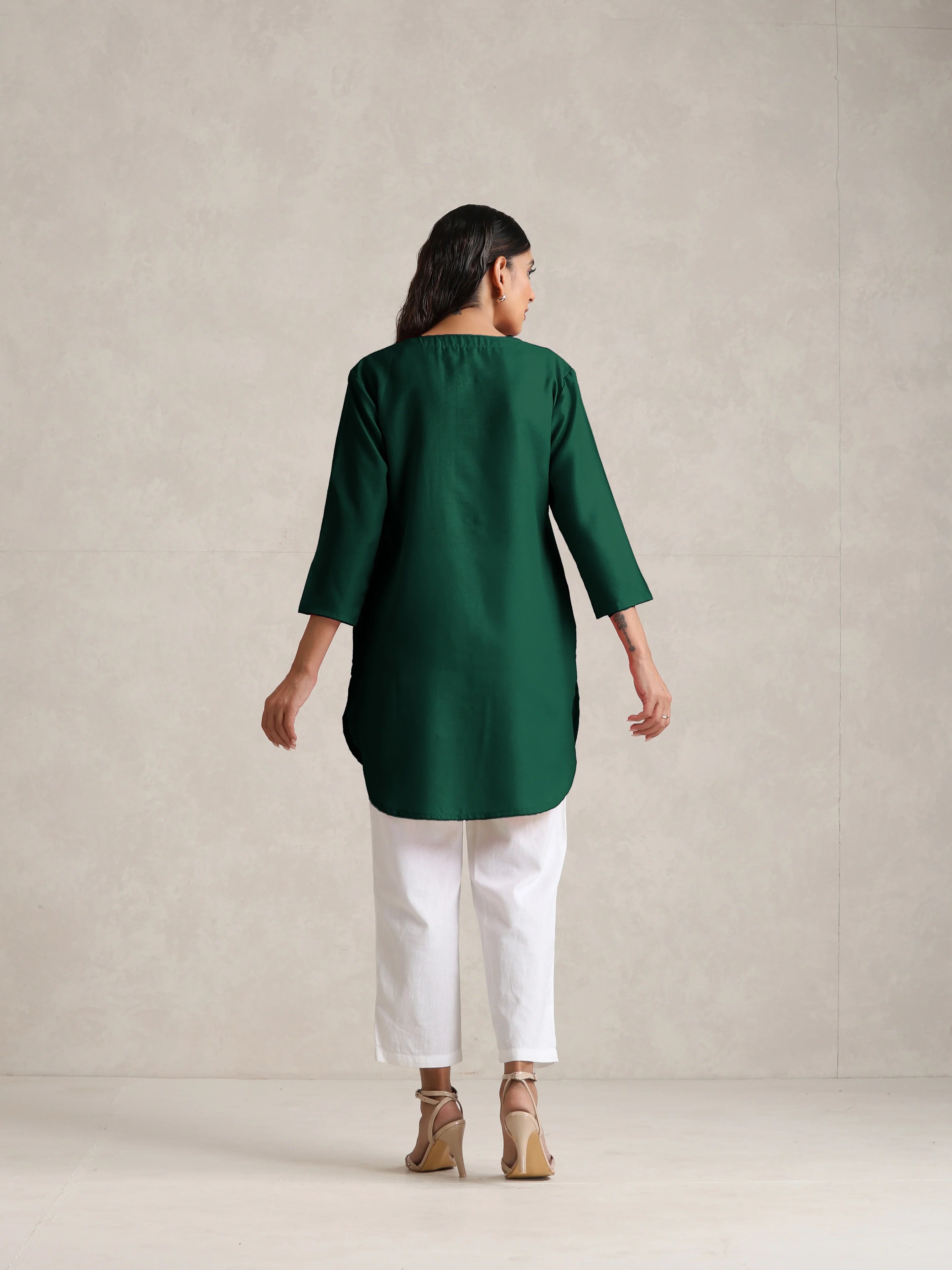 trueBrowns Dark Green Cotton Blend Short Kurta | Grocsy