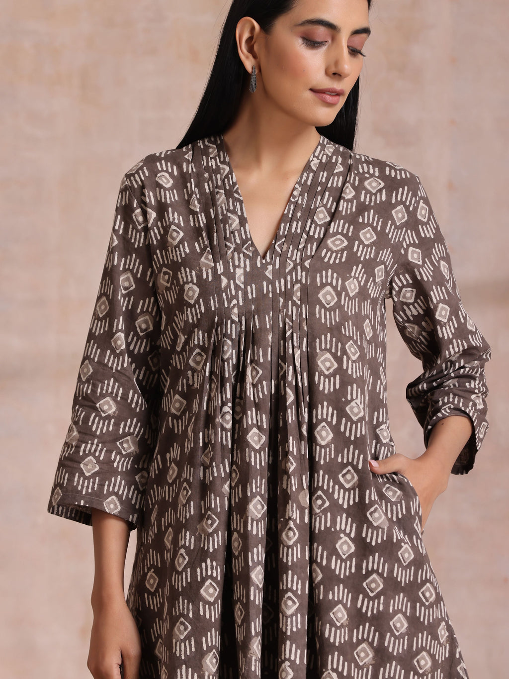 trueBrowns Clay Dabu Geometric Print Cotton Pleated Co-Ord Set | Grocsy
