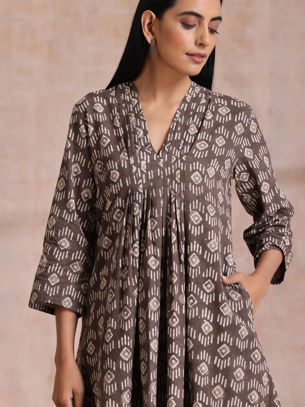 trueBrowns Clay Dabu Geometric Print Cotton Pleated Co-Ord Set | Grocsy