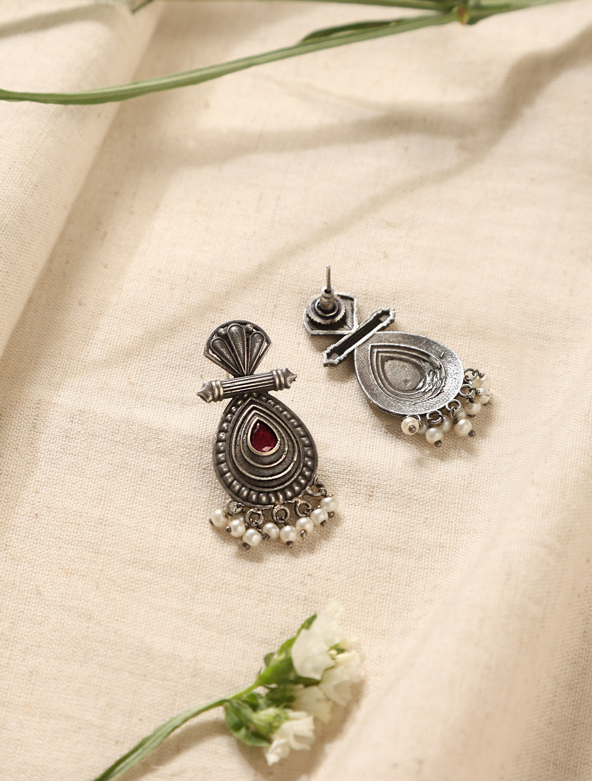 trueBrowns Silver Pearl Bead Earrings | Grocsy