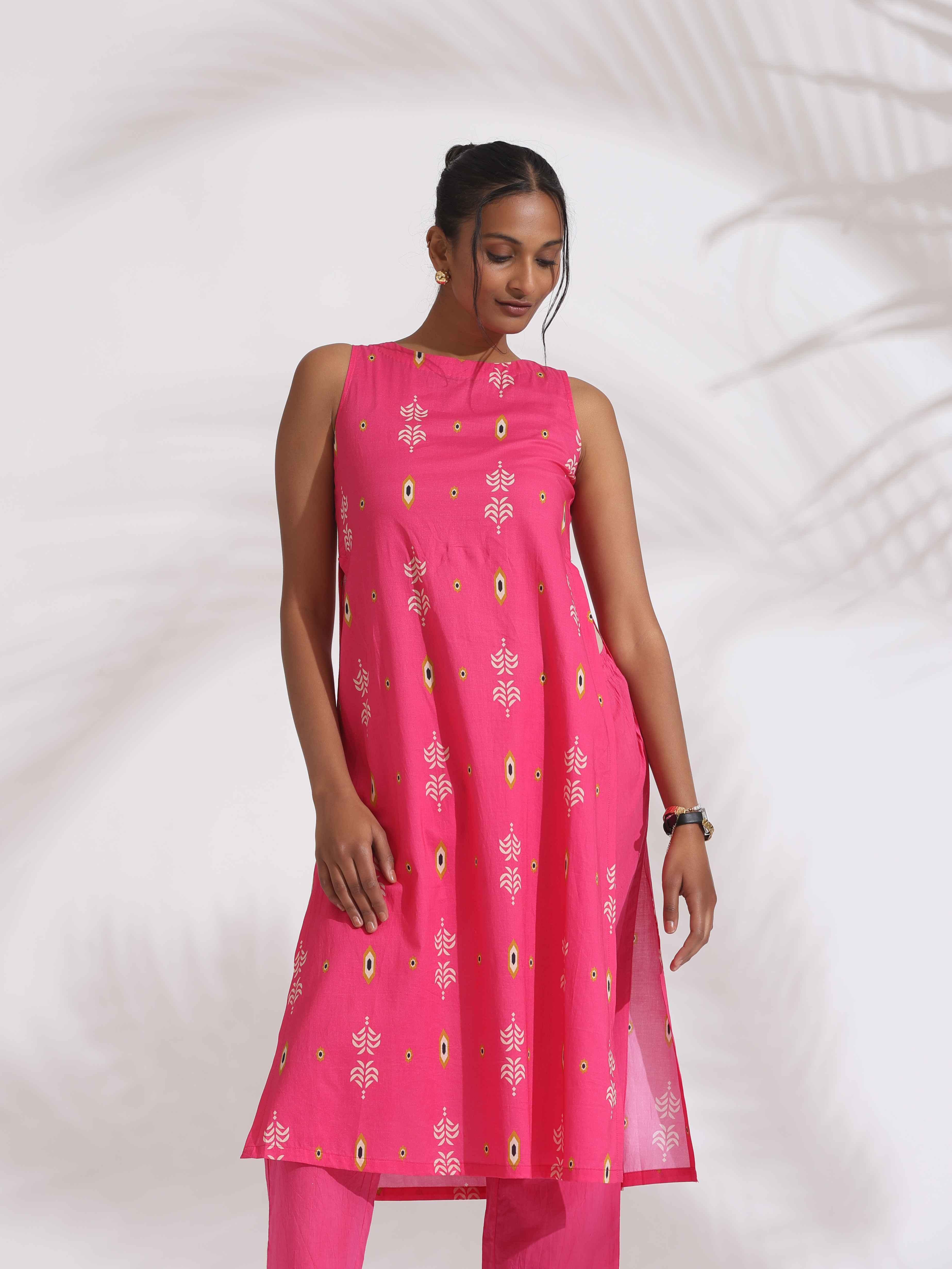 trueBrowns Pink Cotton Print Sleeveless Kurta Set | Grocsy