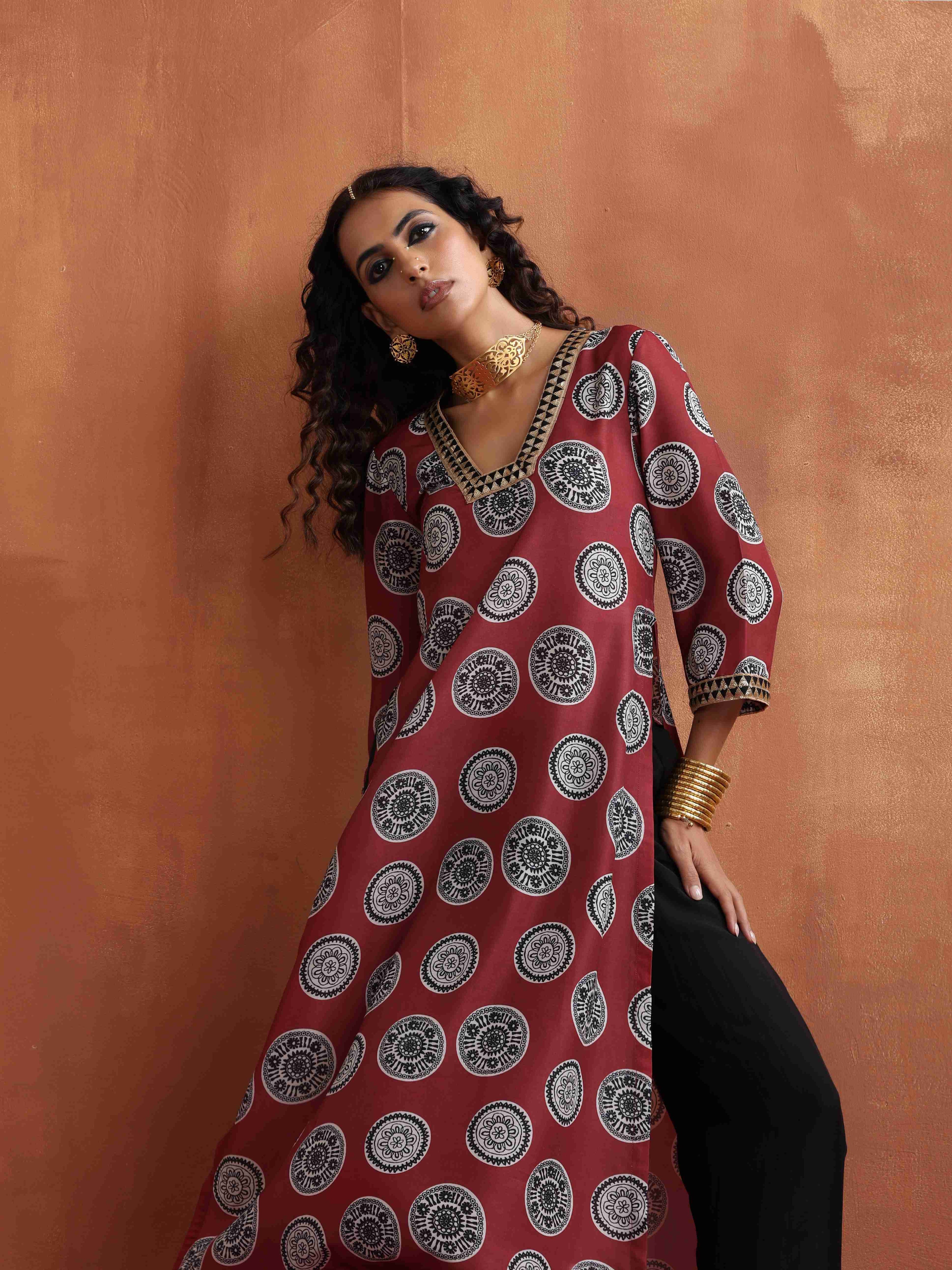 trueBrowns Maroon Print High Slit Kurta Set | Grocsy