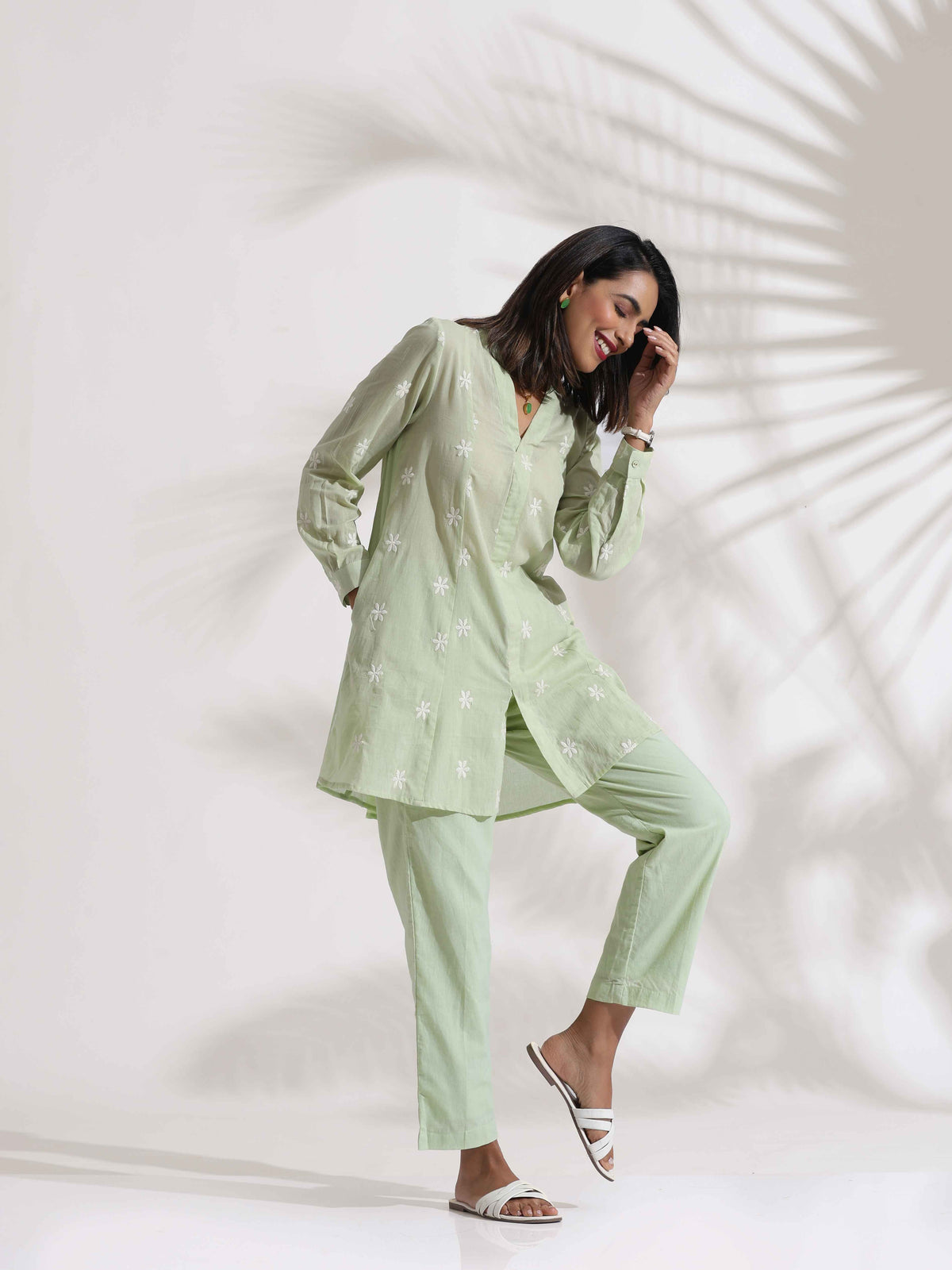 trueBrowns Green Cotton Floral Embroidered Co-ord Set | Grocsy