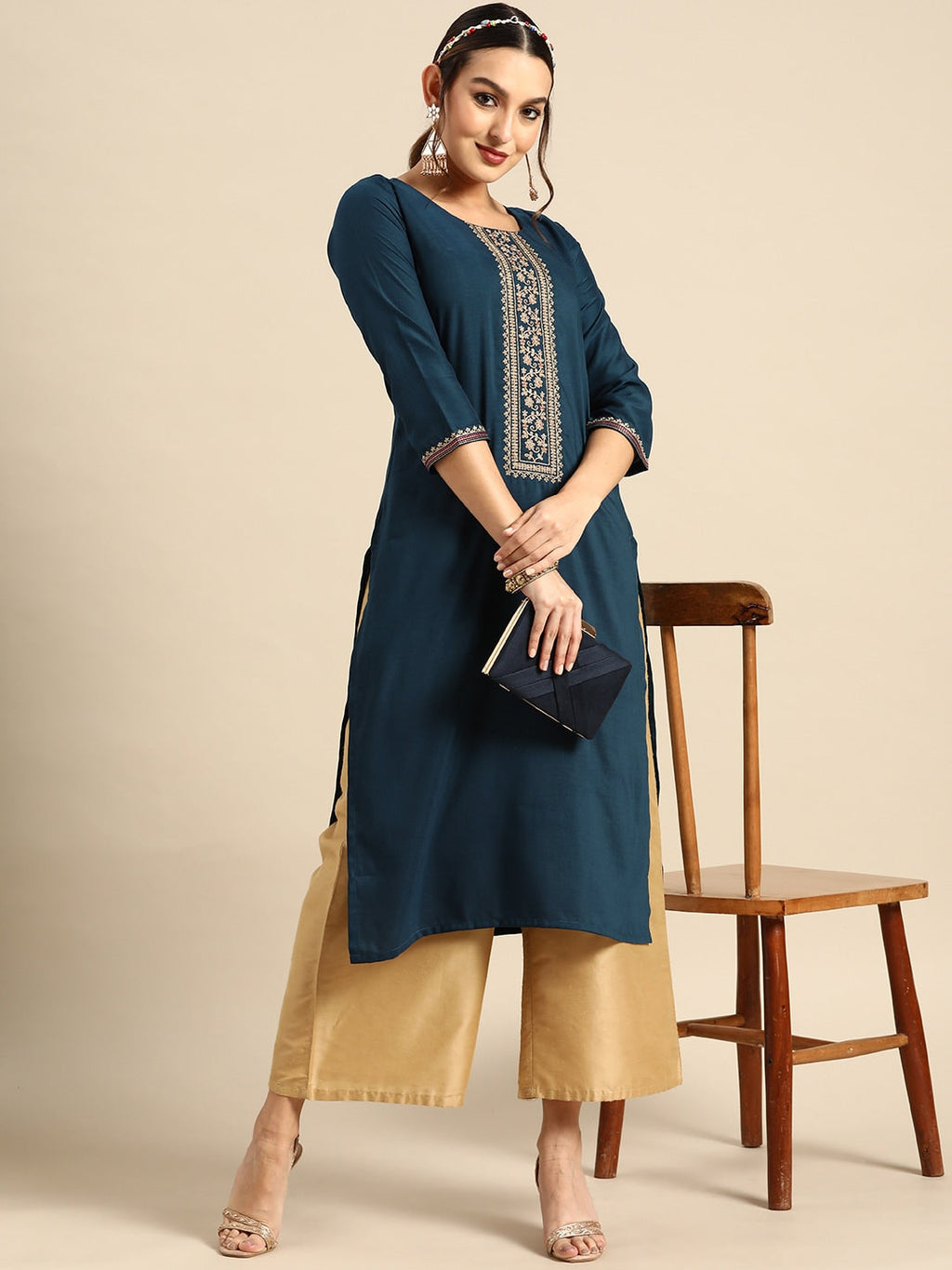 Sangria Women Embroidered Floral Kurta | Grocsy