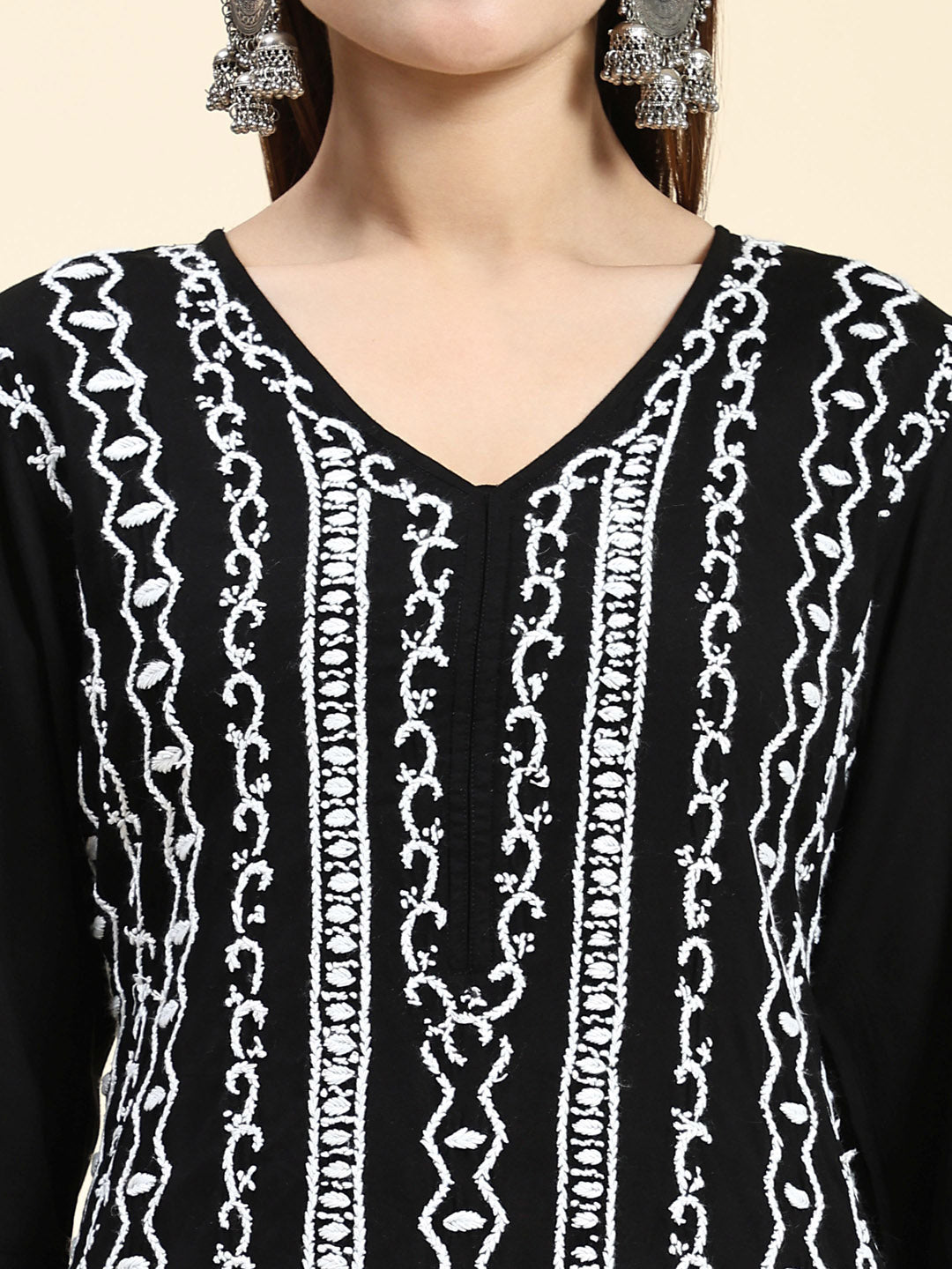 HOUSE OF KARI Ethnic Motifs Embroidered Chikankari Straight Kurta | Grocsy