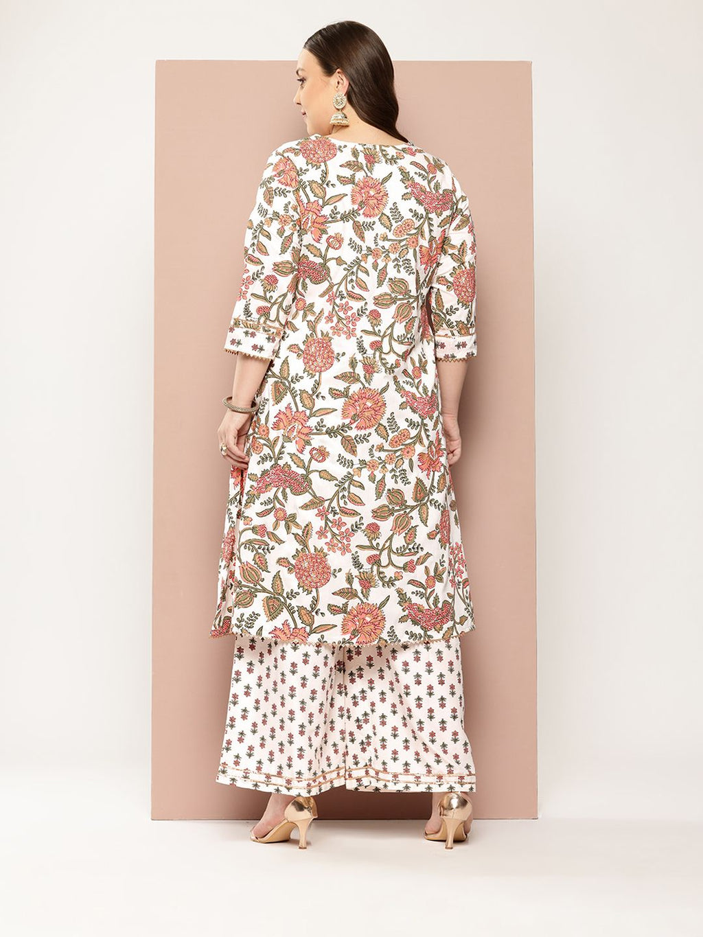 Sztori Plus Size Floral Printed Regular Gotta Patti Kurta with Palazzos | Grocsy