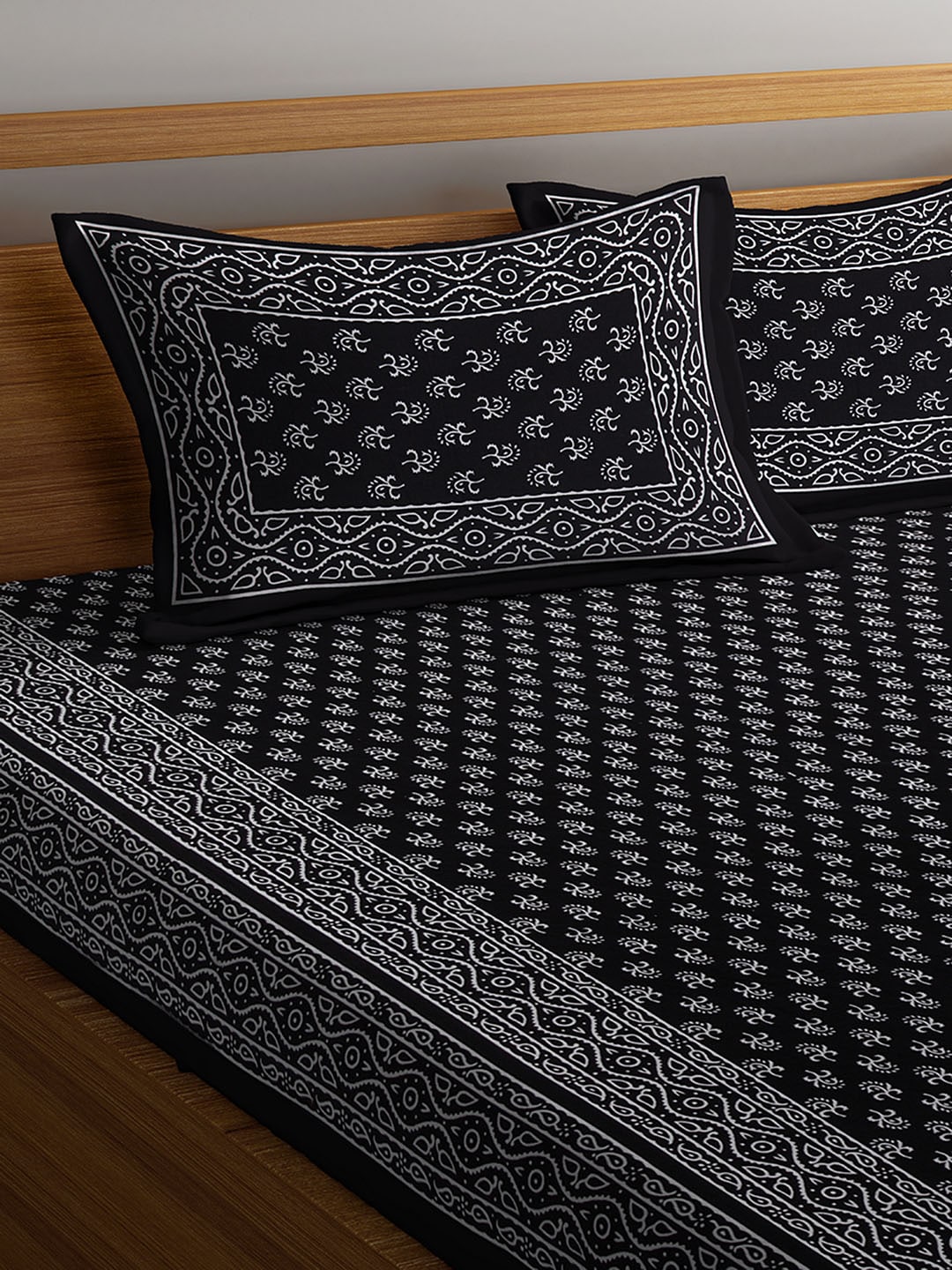 Rajasthan Decor Black & White Ethnic Motifs 144 TC Cotton 1 Queen Bedsheet with 2 Pillow Covers | Grocsy