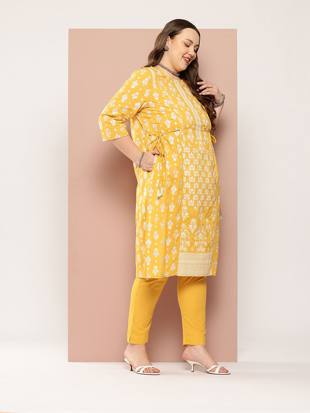 Sztori Plus-Size Gotta Patti Ethnic Motif Print Pure Cotton Kurta with Trousers & Dupatta | Grocsy
