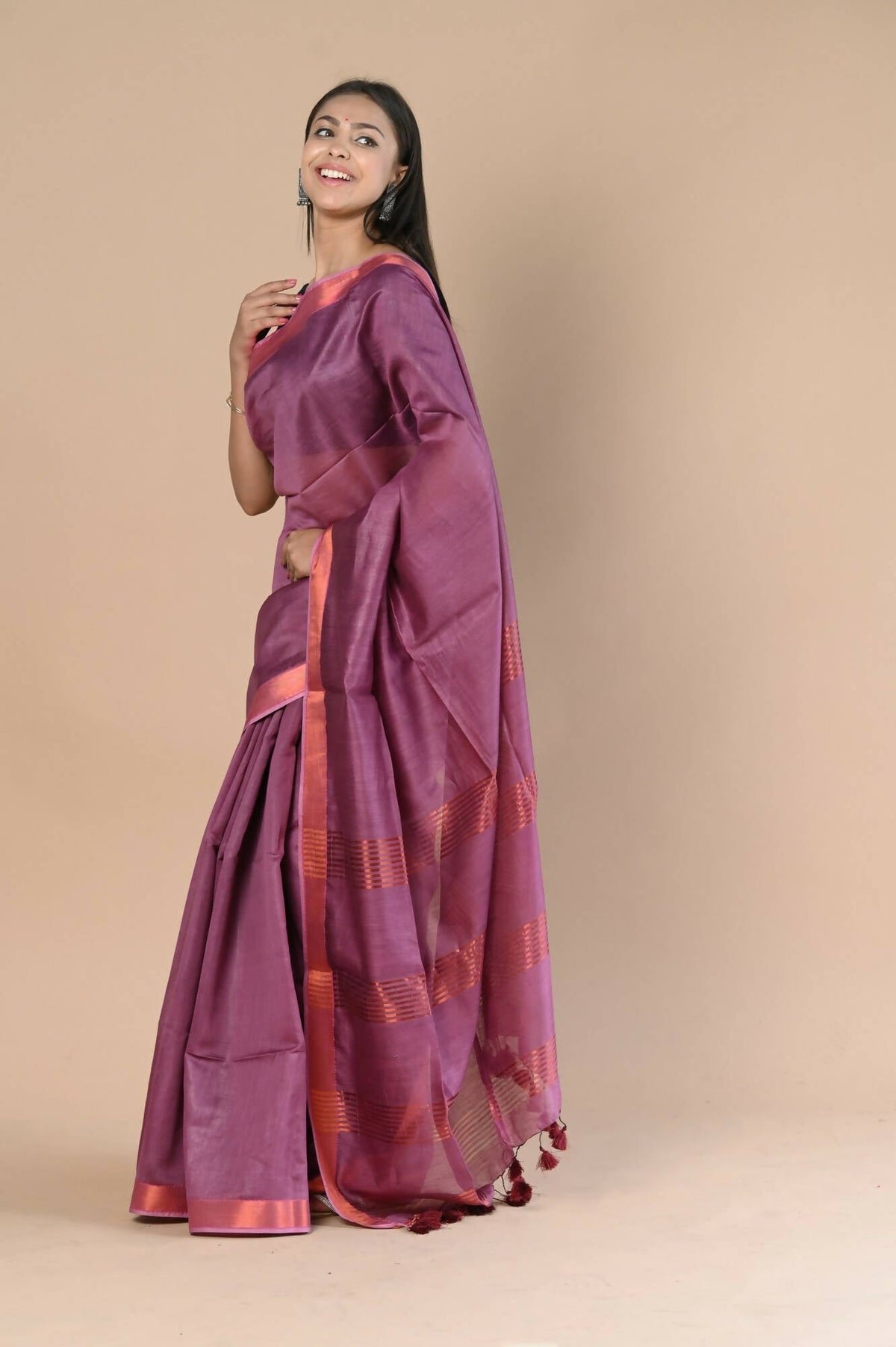 Very Much Indian Handloom Cotton Silk Maheshwari Saree With Sleek Golden Border - Maroon | Grocsy