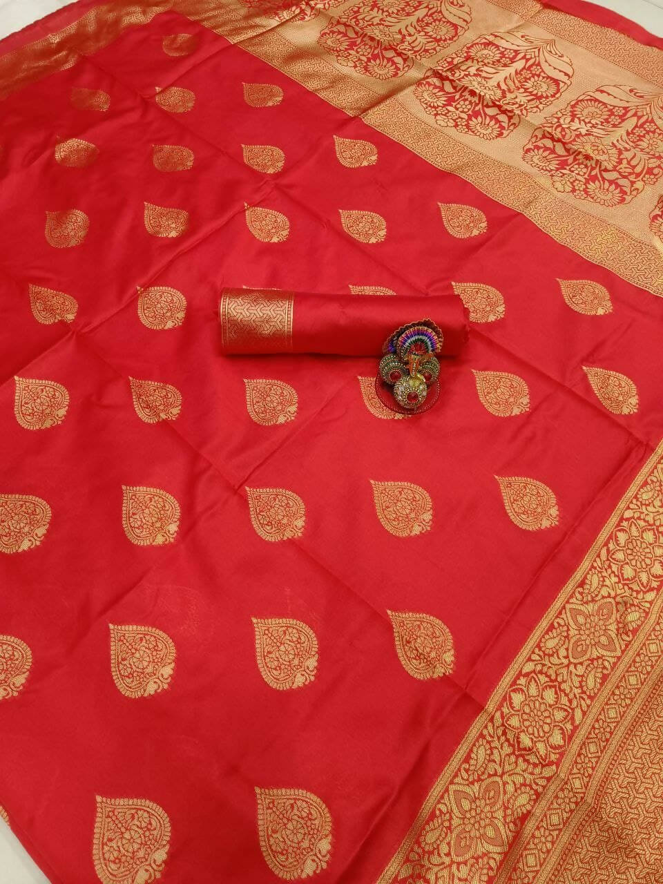 DEIANA'S Beautiful Designer Golden zari Soft Lichi Silk Saree - Red | Grocsy