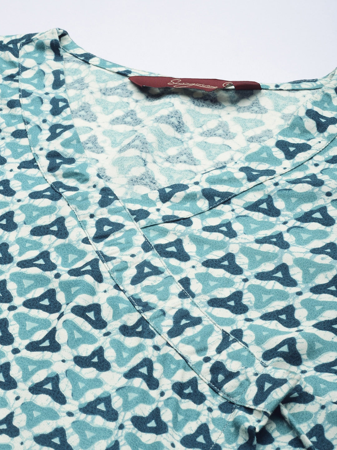 Sangria Women Blue & Off White Geometric Printed Kurta | Grocsy